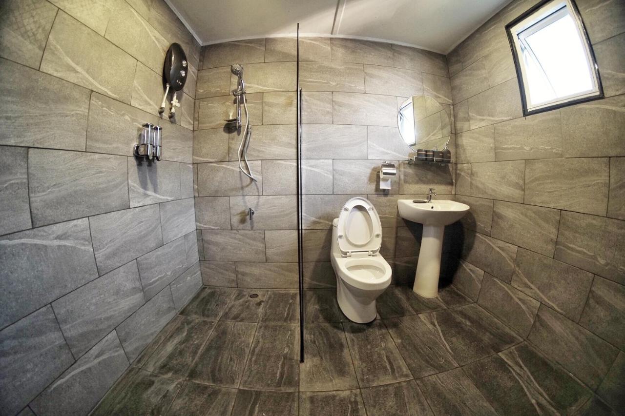Shun Shun Water Bungalows Otel Semporna Dış mekan fotoğraf