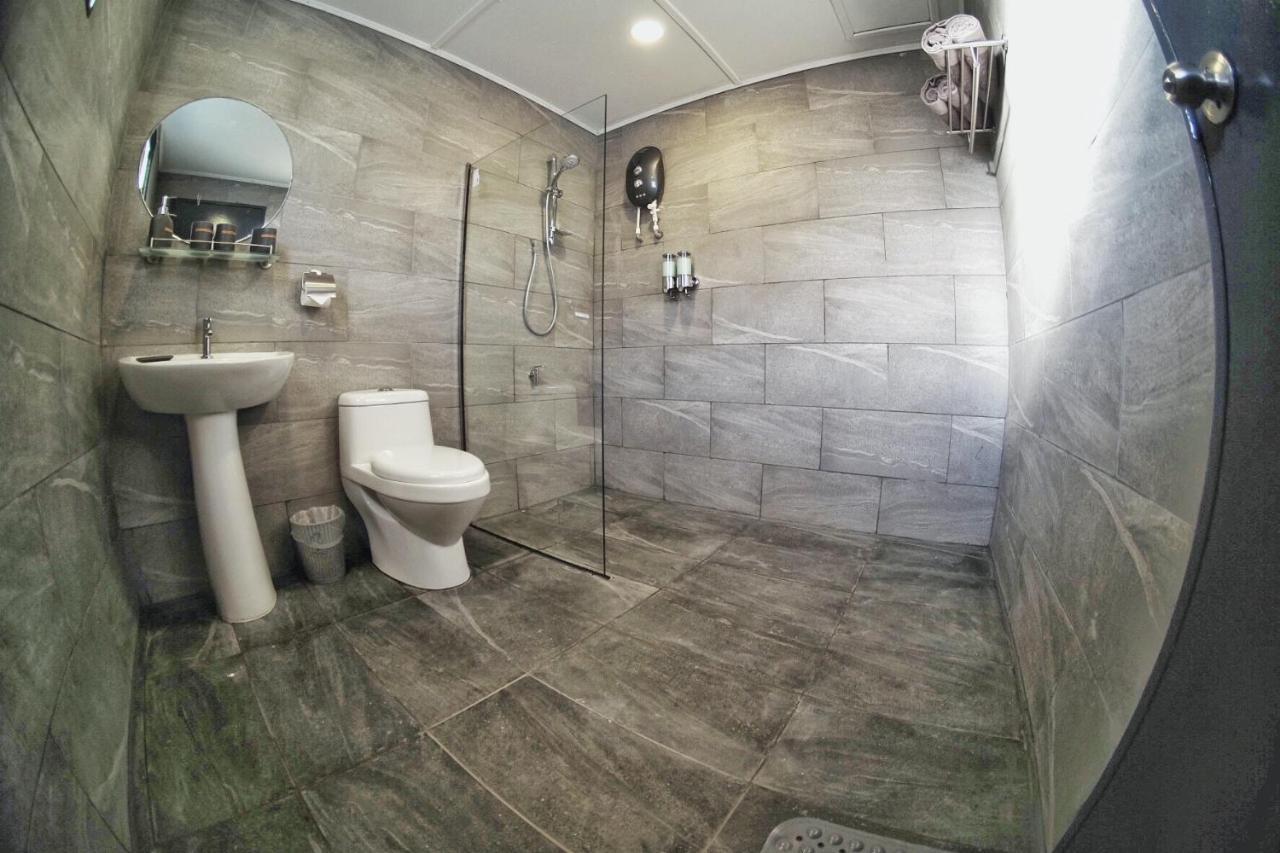 Shun Shun Water Bungalows Otel Semporna Dış mekan fotoğraf